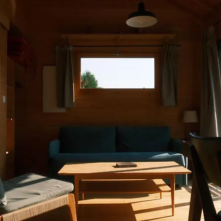 Campsite Flottante Avec Terrasse Pour 4 Pers. A - Api-1-52-1739 Beauchamps (Somme)